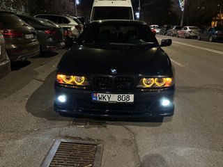 BMW 5 Series foto 10