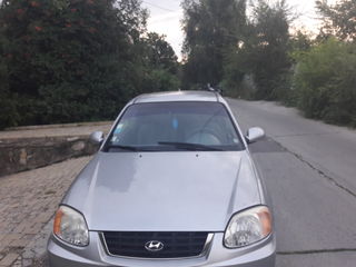 Hyundai Accent foto 2