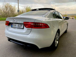 Jaguar XE foto 5