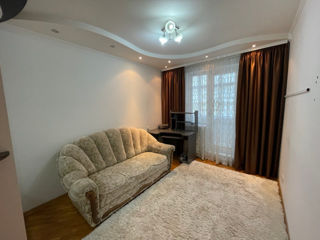 Apartament cu 3 camere, 74 m², Râșcani, Chișinău foto 3