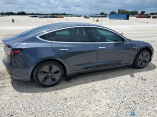 Tesla Model 3 foto 4