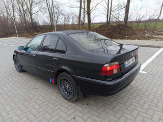 BMW 5 Series foto 5