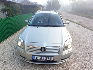 Toyota Avensis foto 3