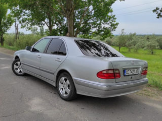 Mercedes E-Class foto 6