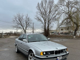 BMW 5 Series foto 3