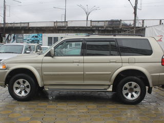 Mitsubishi Pajero foto 3