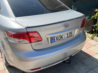 Toyota Avensis foto 2