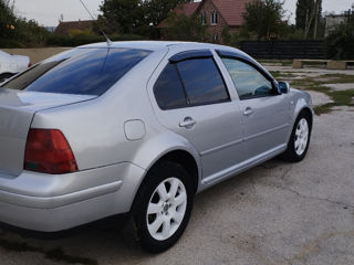 Volkswagen Jetta foto 2