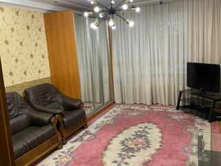Apartament cu 2 camere, 90 m², Buiucani, Chișinău foto 3