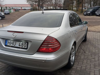 Mercedes E-Class foto 4