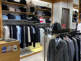 Se vinde magazin de haine in cc. Zity Mall фото 3