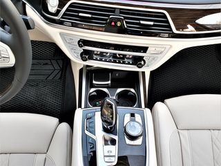 BMW 7 Series foto 8