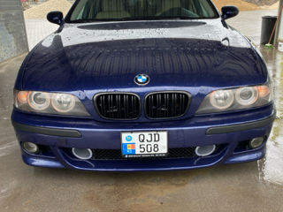 BMW 5 Series foto 1