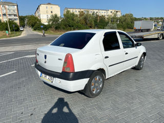 Dacia Logan foto 4