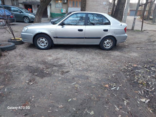 Hyundai Accent foto 4