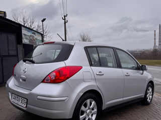 Nissan Tiida foto 3