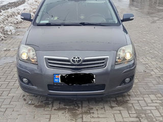 Toyota Avensis foto 5