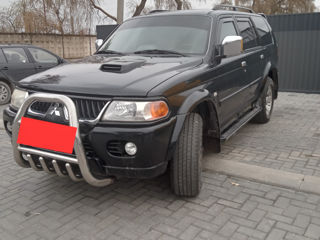 Mitsubishi Pajero Sport foto 3