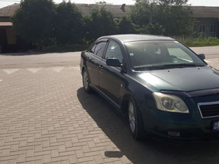 Toyota Avensis foto 6