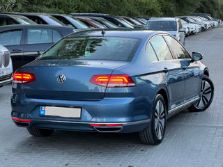 Volkswagen Passat foto 3