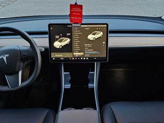 Tesla Model Y foto 5