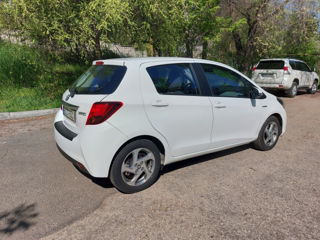 Toyota Yaris фото 4