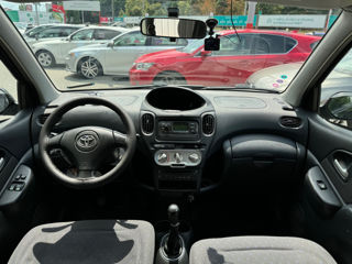 Toyota Yaris Verso foto 10