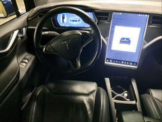 Tesla Model X foto 6