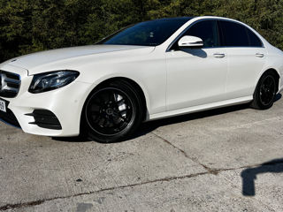 Mercedes E-Class foto 2