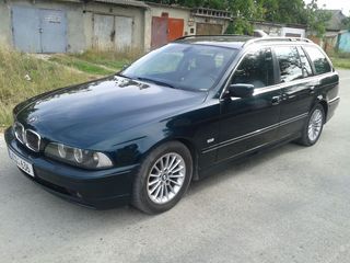 BMW 5 Series foto 3