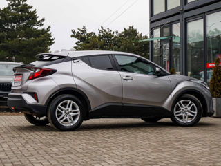 Toyota C-HR foto 2