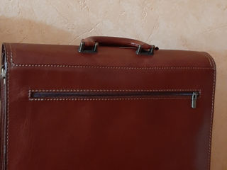 Кожаный портфель делового человека. foto 2