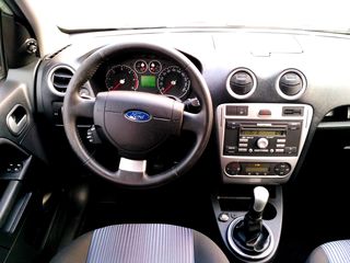 Ford Fusion foto 10