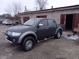 Mitsubishi L200 foto 2