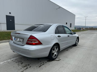 Mercedes C-Class foto 4