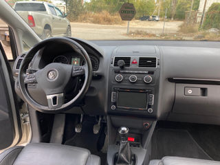 Volkswagen Touran foto 8