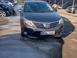 Toyota Avensis foto 2