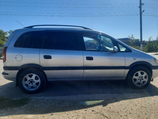 Opel Zafira foto 1