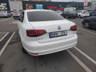 Volkswagen Jetta foto 4