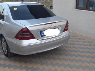 Mercedes C-Class foto 8