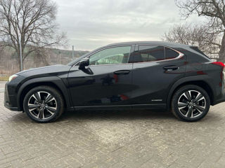 Lexus UX foto 2