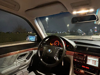 BMW 5 Series foto 3