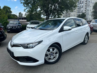 Toyota Auris foto 1