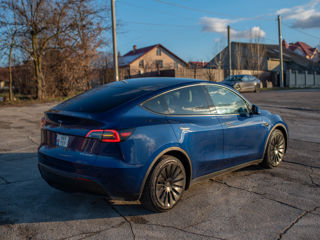 Tesla Model Y foto 3