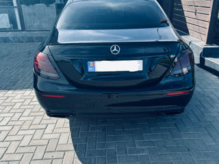 Mercedes E-Class foto 2