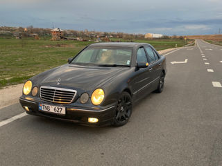 Mercedes E-Class foto 4