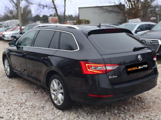 Skoda Superb foto 3