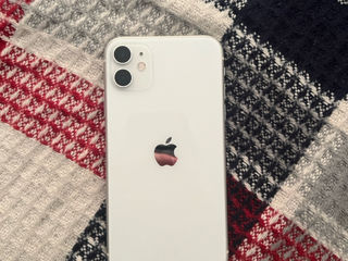 Se vinde iPhone 11 white