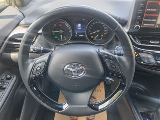 Toyota C-HR foto 14