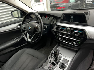 BMW 5 Series foto 8